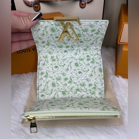 🔥SOLD ❌ NEW!! Louis Vuitton•Capucines Maxi Wallet - Picture 4 of 6